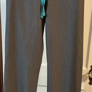 Figs Gray Women’s Livingston Scrub Pants